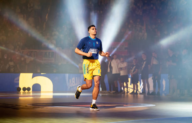 更源自他从 更源自他从