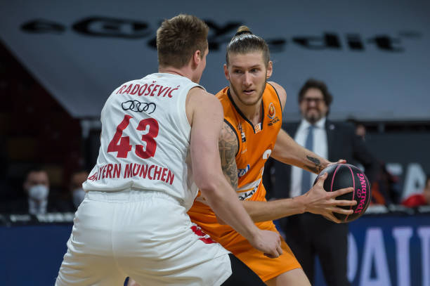 利益还是球 利益还是球