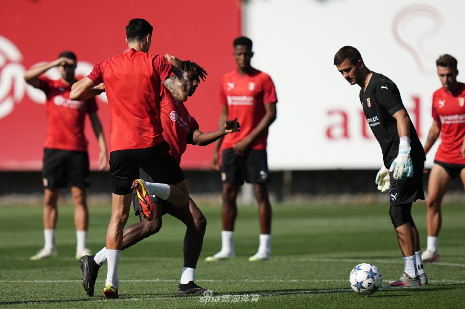 托万在球场 托万在球场